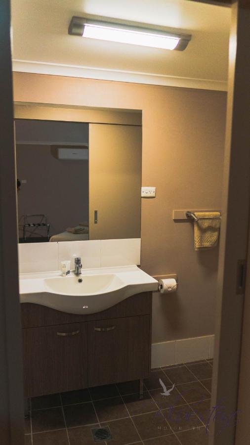 Bluestone Motor Inn Tennant Creek Bagian luar foto