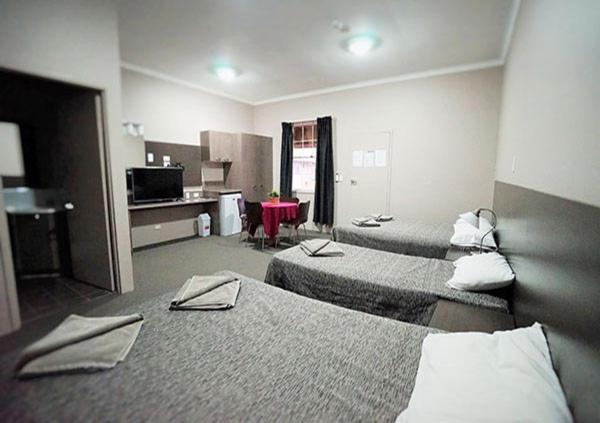 Bluestone Motor Inn Tennant Creek Bagian luar foto