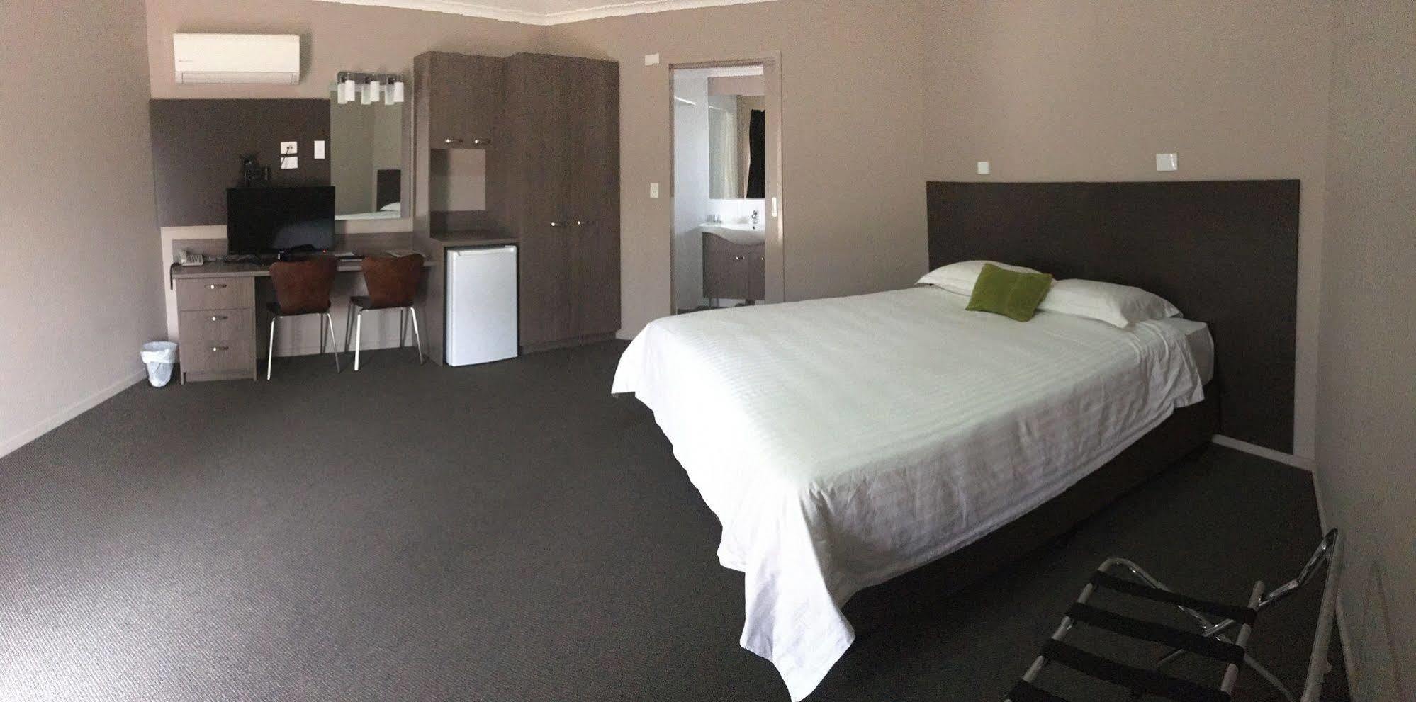 Bluestone Motor Inn Tennant Creek Bagian luar foto