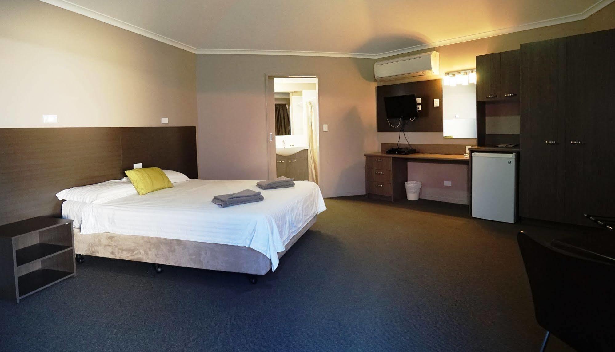 Bluestone Motor Inn Tennant Creek Bagian luar foto
