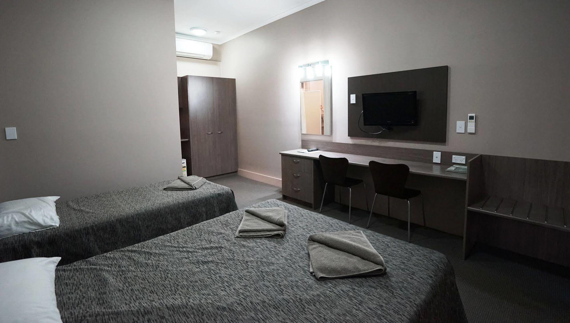 Bluestone Motor Inn Tennant Creek Bagian luar foto