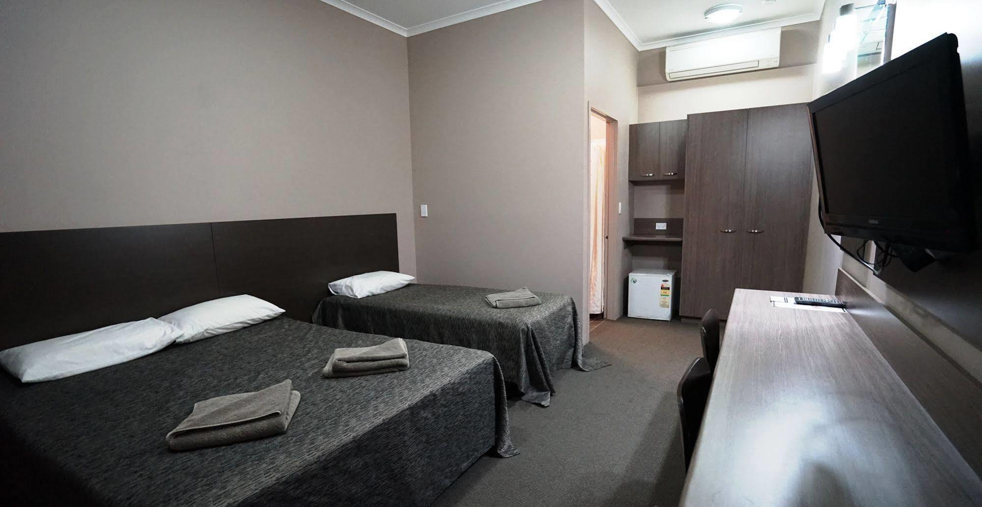 Bluestone Motor Inn Tennant Creek Bagian luar foto